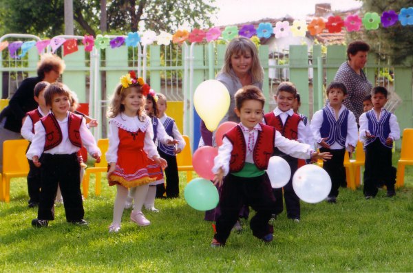 Гергьовден в Детската градина - учебна 2011-2012г.