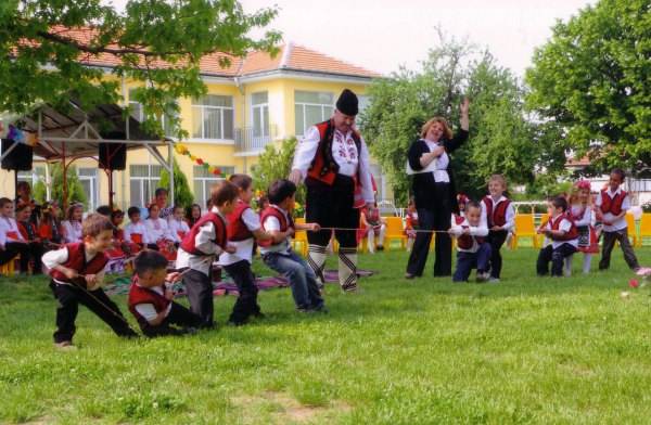 Гергьовден в Детската градина - учебна 2011-2012г.