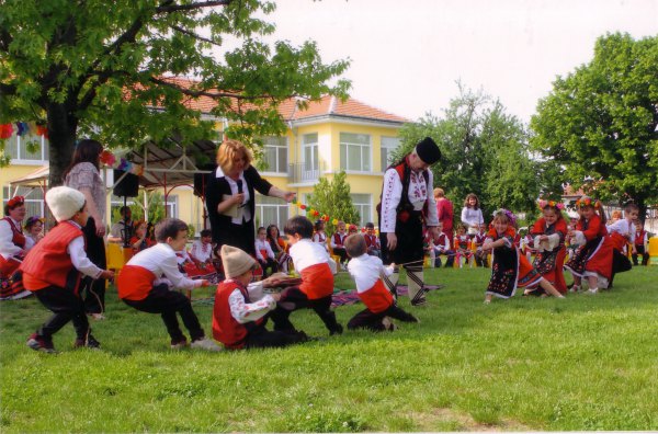 Гергьовден в Детската градина - учебна 2011-2012г.
